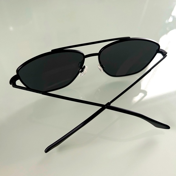 Hawkers Sunglasses - Picture 3 of 4